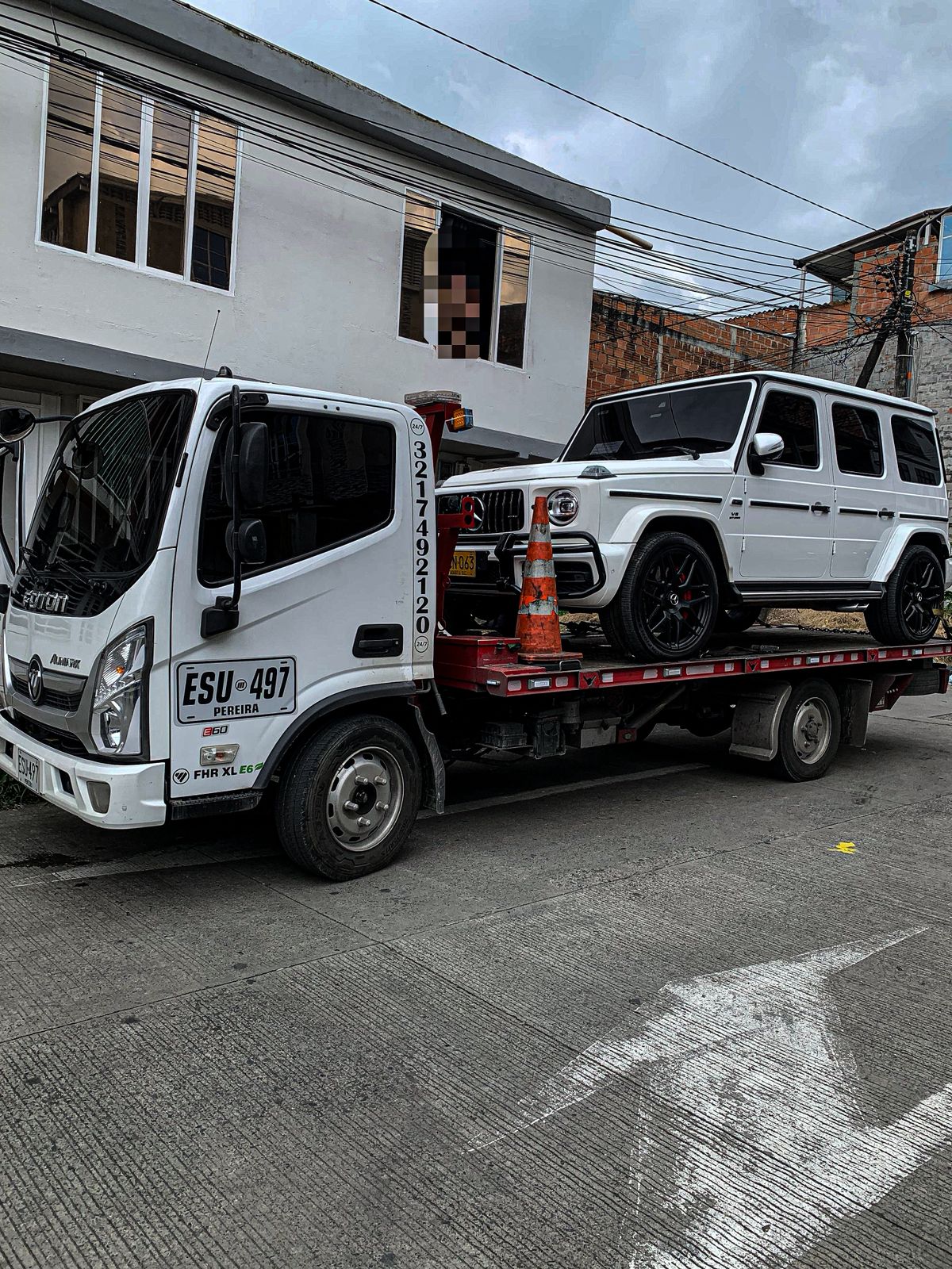 Grúa VehiGruas con Mercedes G-Class – Servicio de grúa profesional